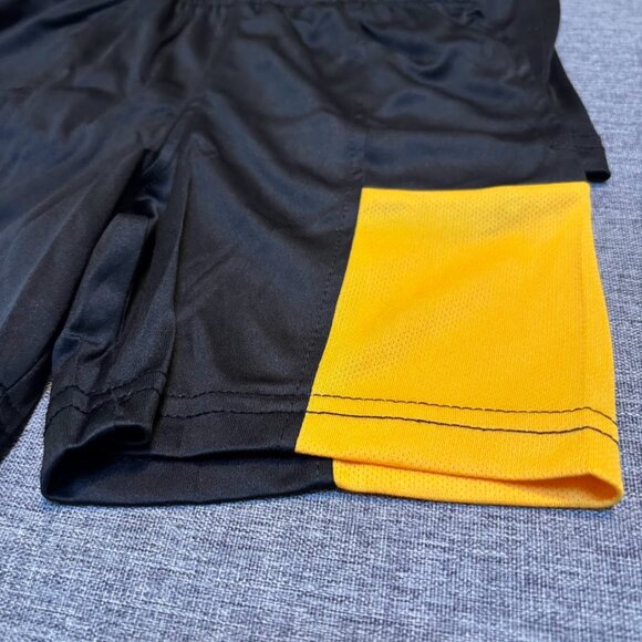 NCAA Iowa Hawkeyes Toddler T-Shirt and Shorts Set, 2T - Picture 3 of 6